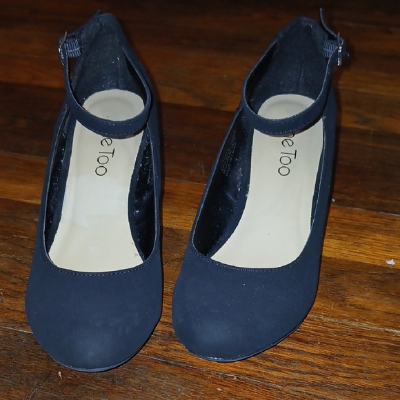 Me Too Black Wedge Shoes - Picture 5 of 7